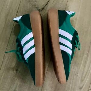 adidas Women's Barreda Decode Sneaker size 10.5